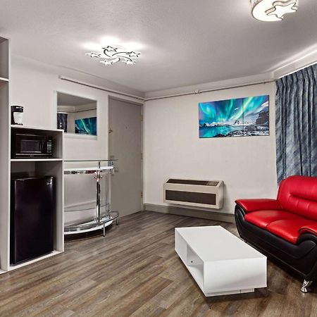 Days Inn By Wyndham Lakewood South Tacoma Buitenkant foto