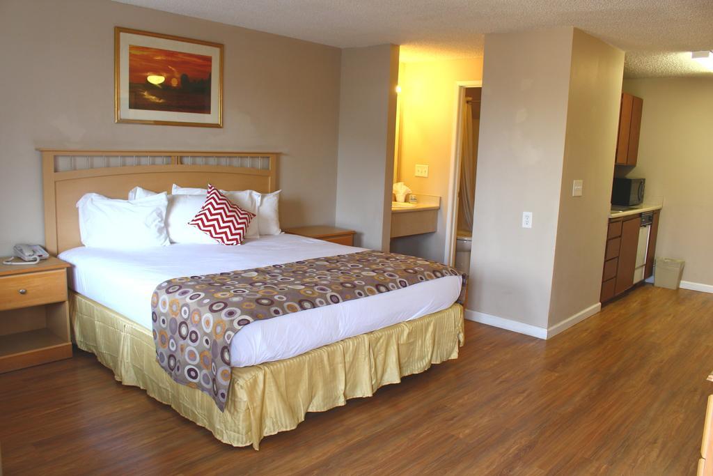 Days Inn By Wyndham Lakewood South Tacoma Kamer foto