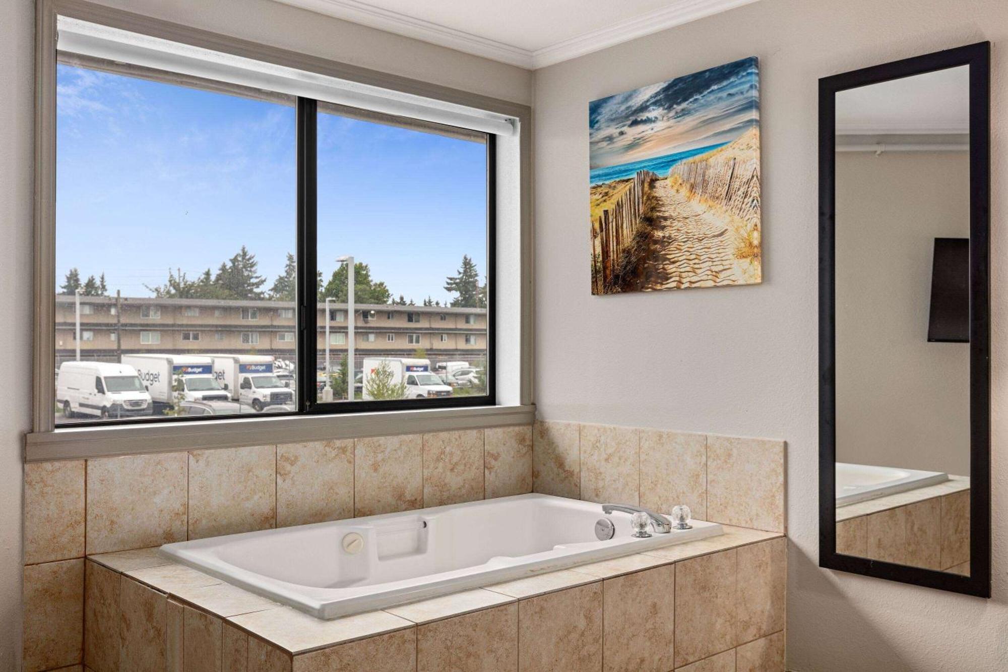Days Inn By Wyndham Lakewood South Tacoma Buitenkant foto
