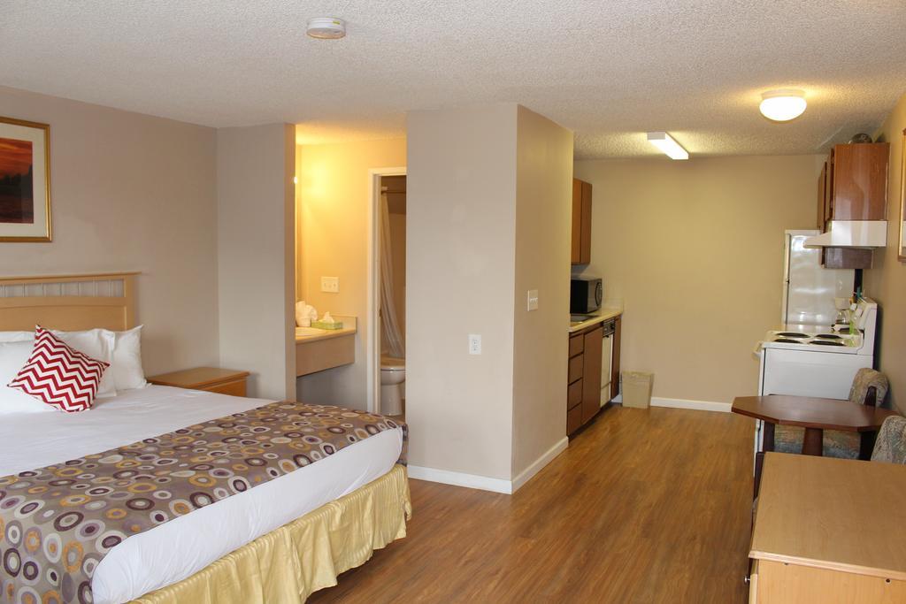 Days Inn By Wyndham Lakewood South Tacoma Buitenkant foto