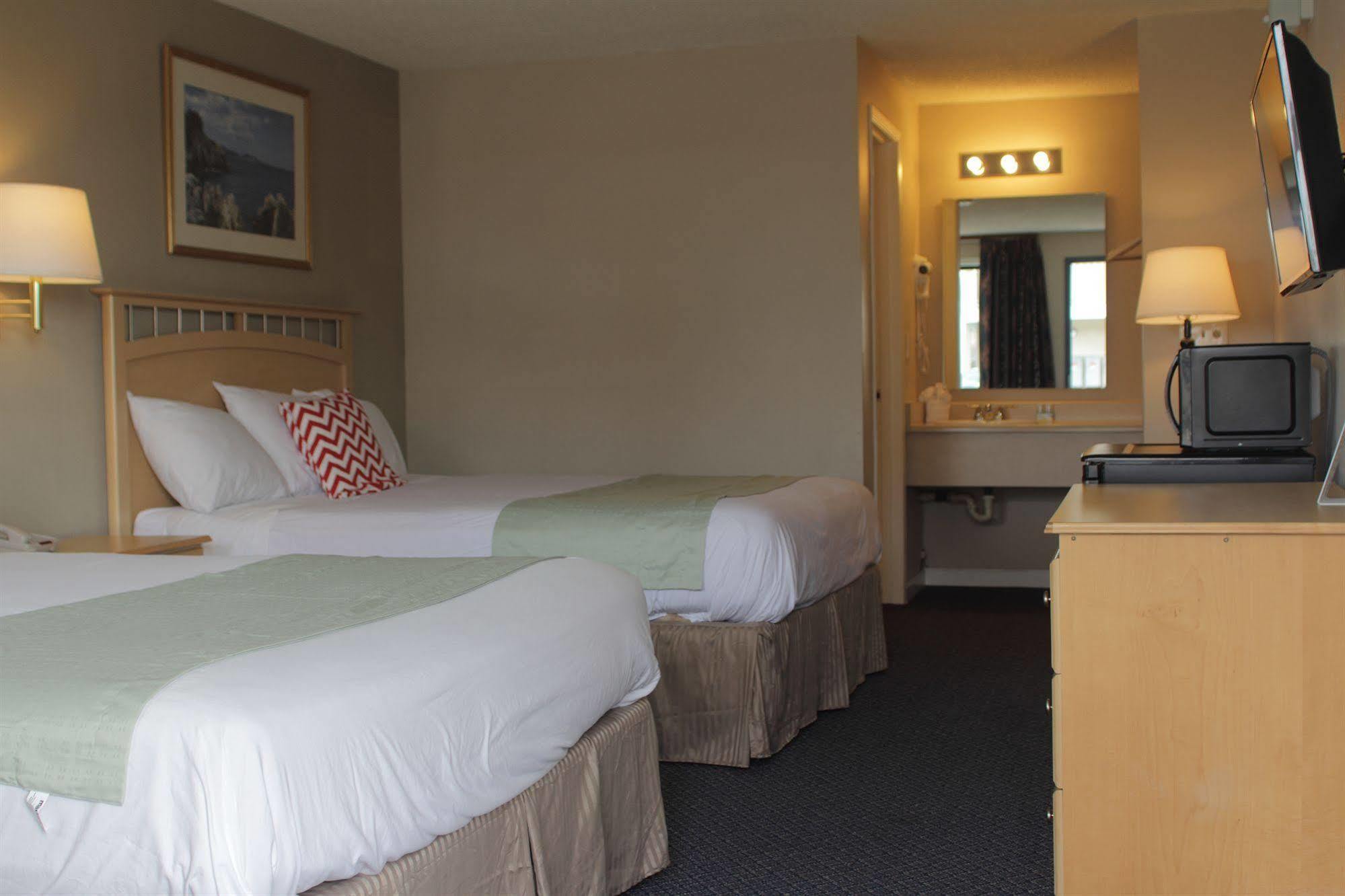 Days Inn By Wyndham Lakewood South Tacoma Buitenkant foto