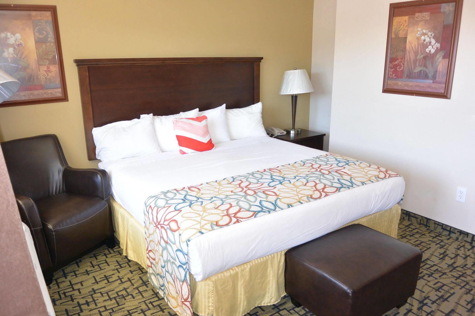 Days Inn By Wyndham Lakewood South Tacoma Buitenkant foto