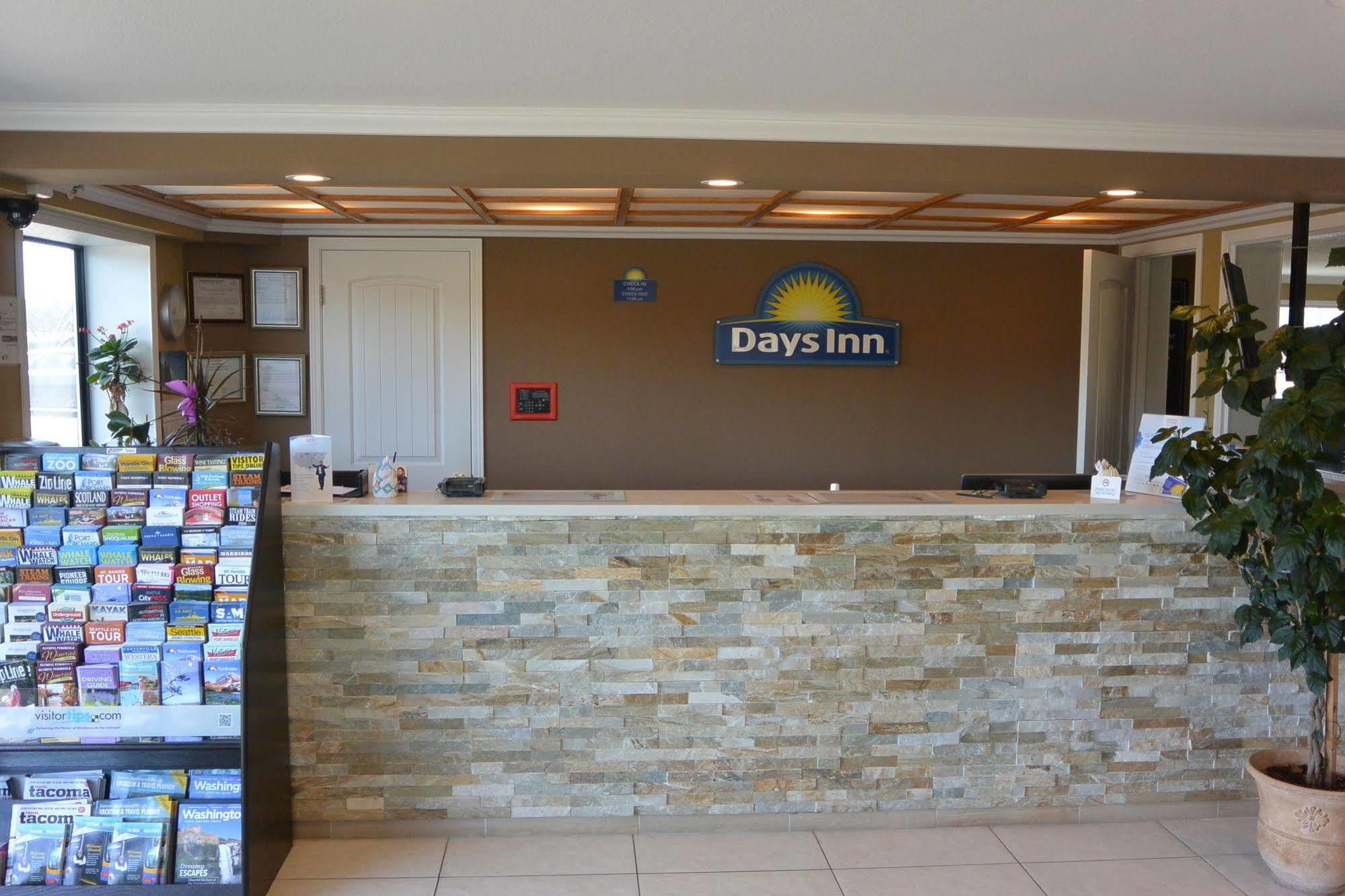 Days Inn By Wyndham Lakewood South Tacoma Buitenkant foto